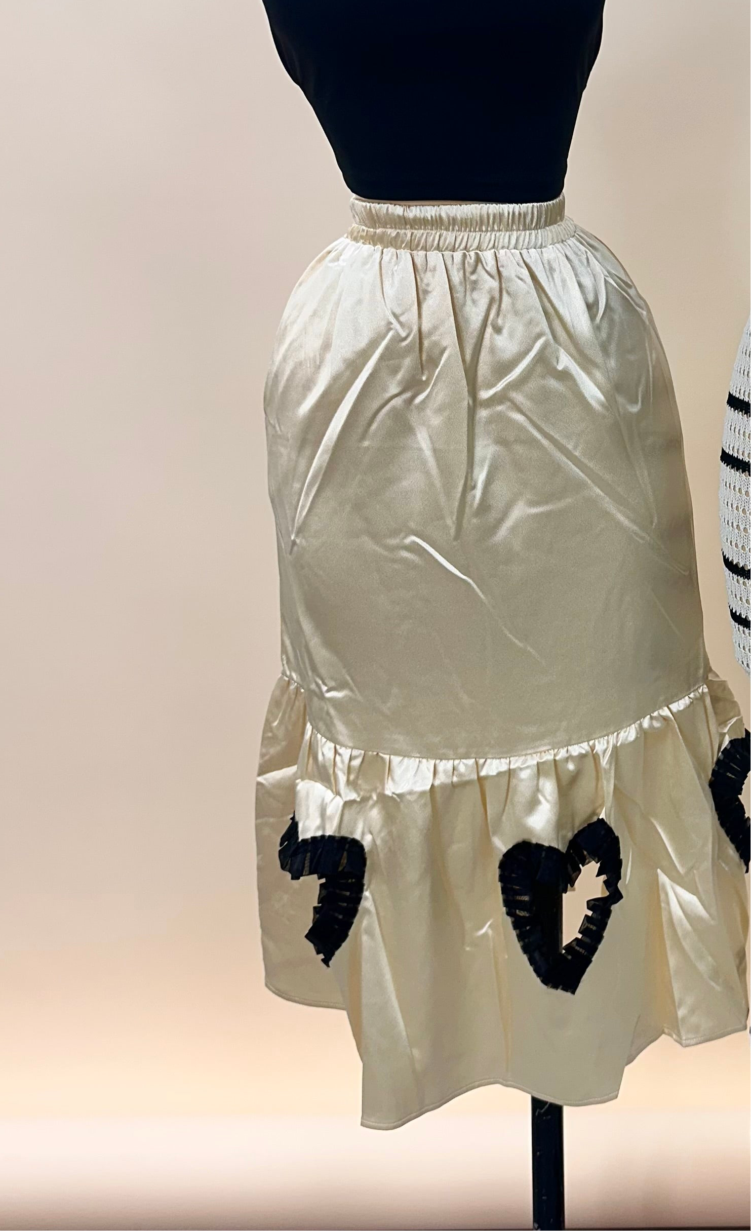LOVELY MIDI SKIRT