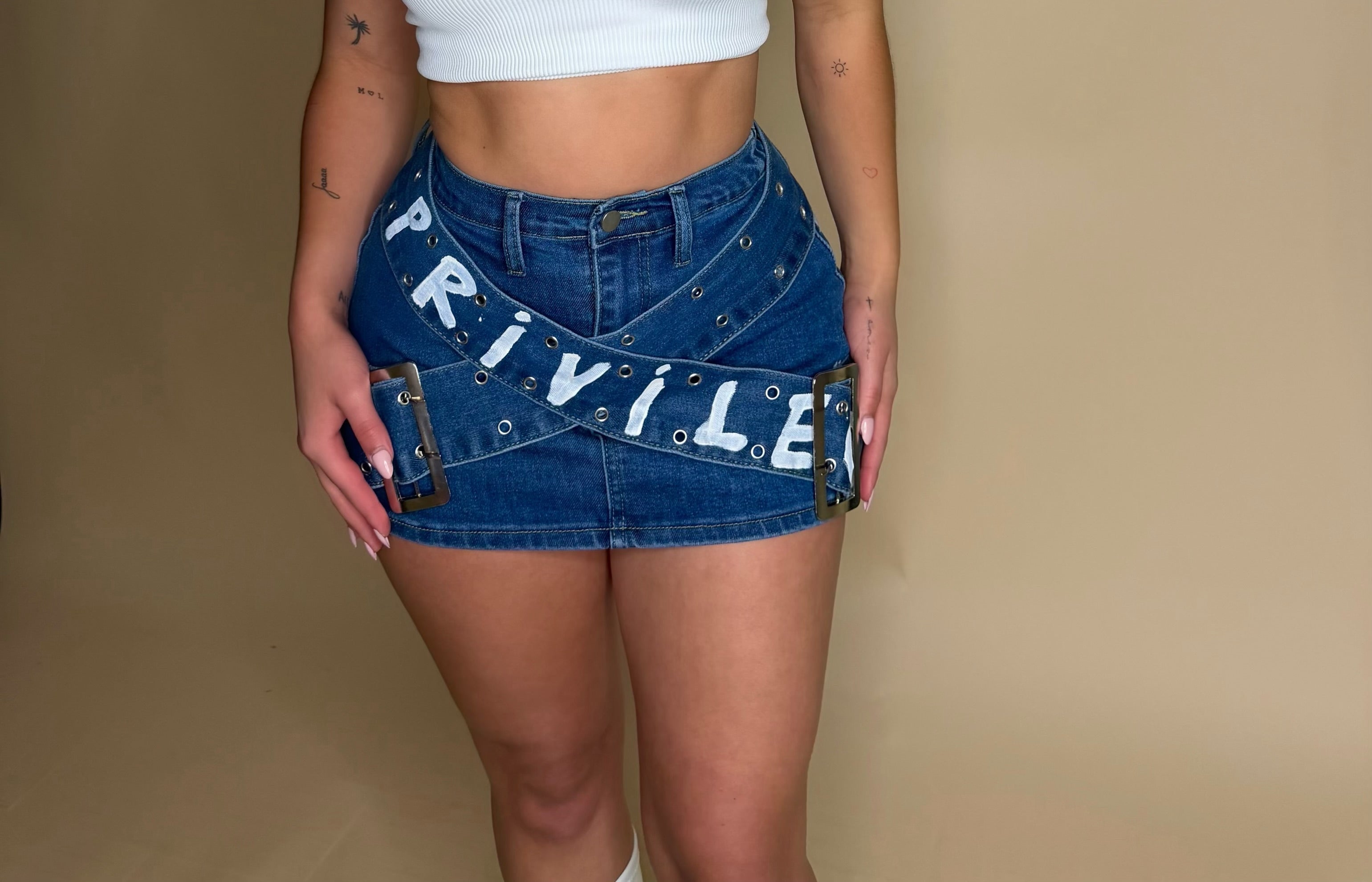 PRIVILEGE SKIRT