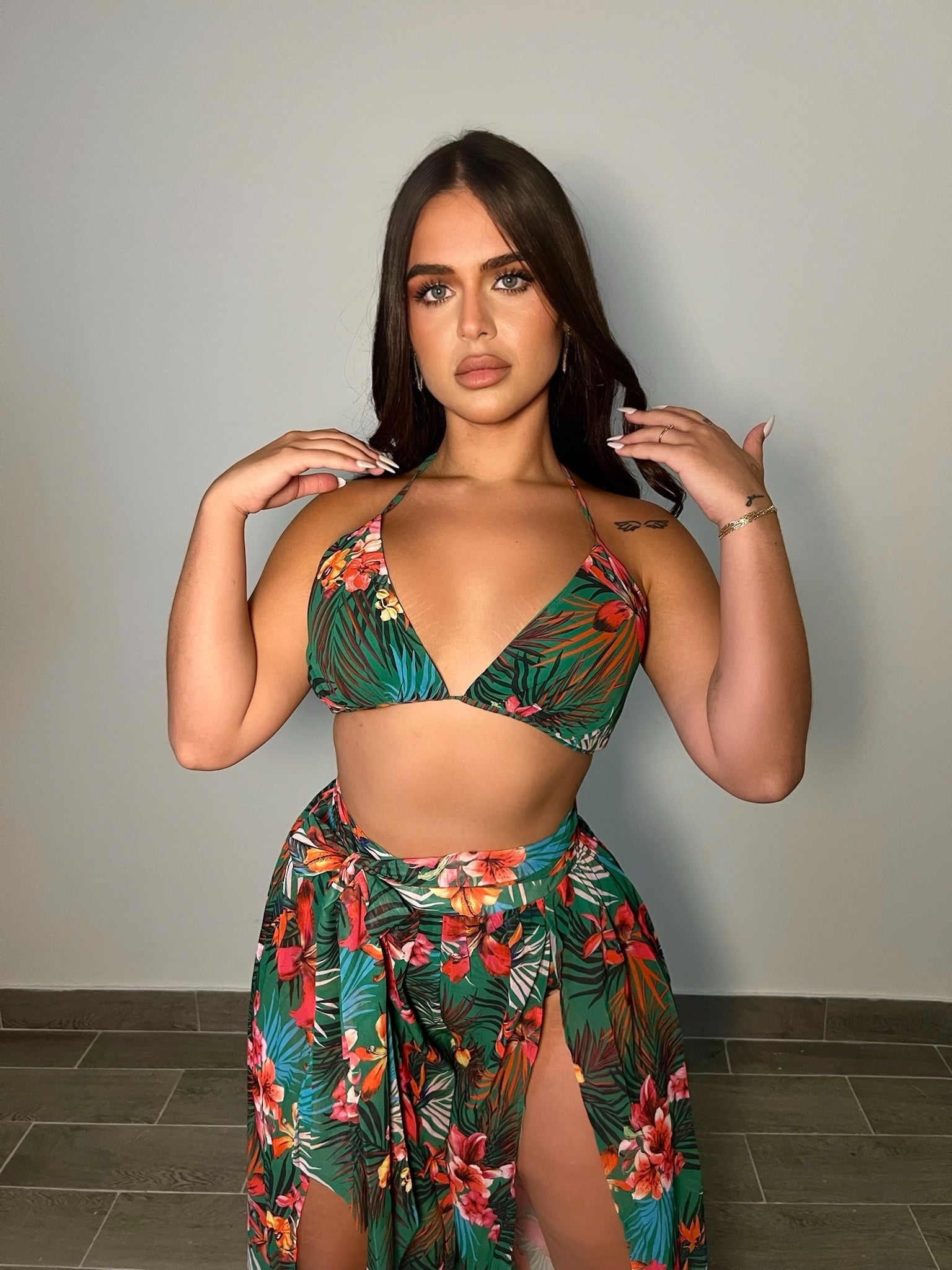 ISLAND TOP