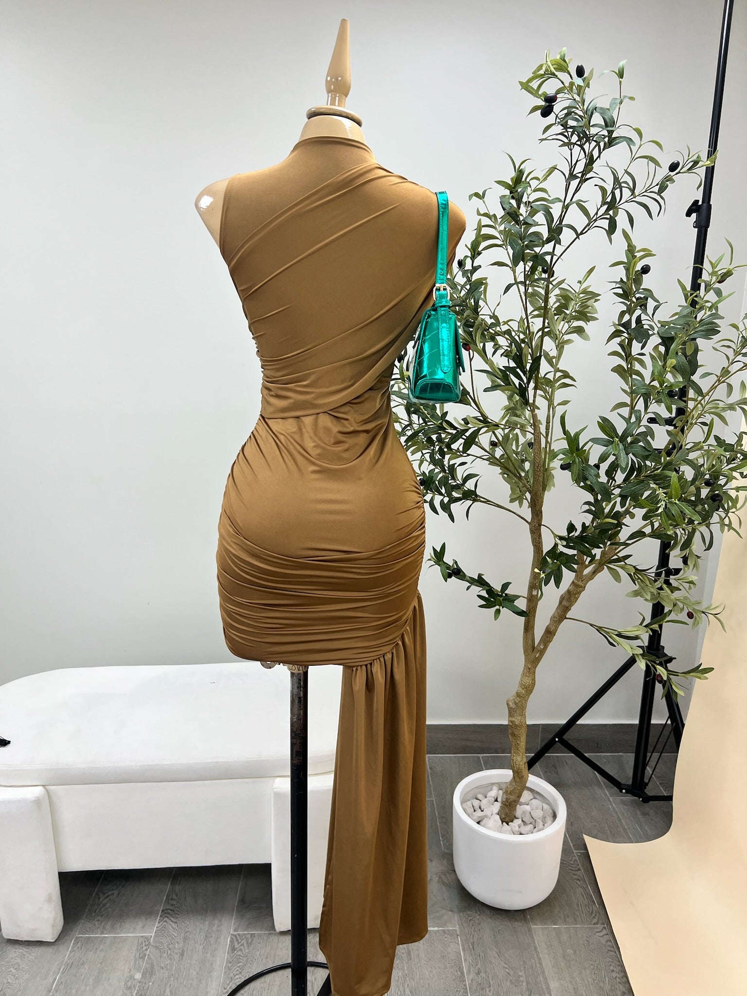 PENELOPE DRESS (GOLD)