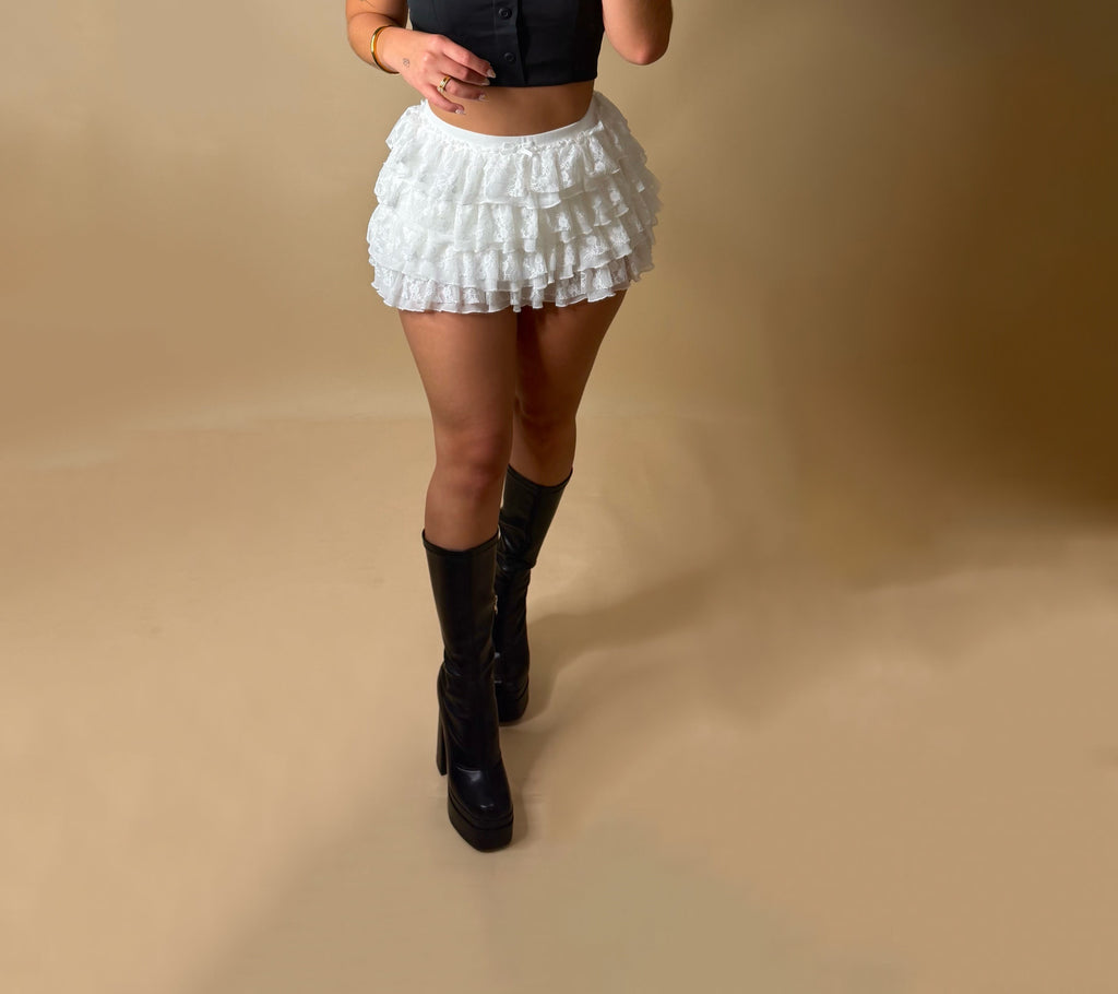 MOLLY SKORT (WHITE)