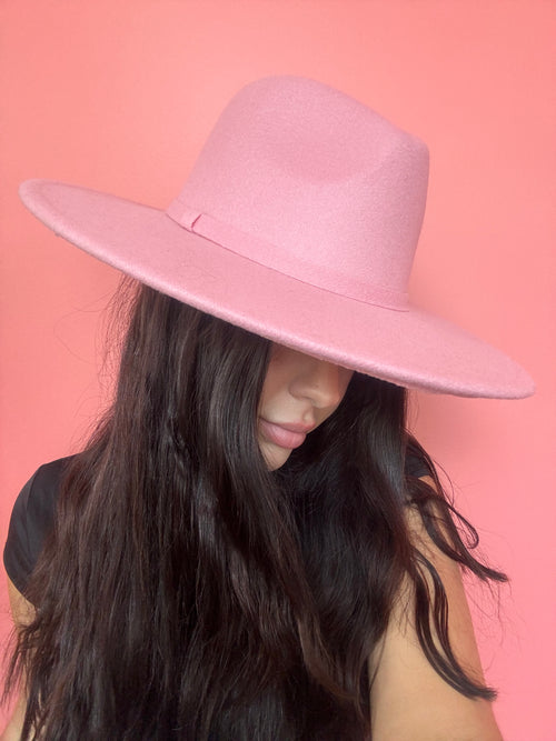 BETTIE HAT