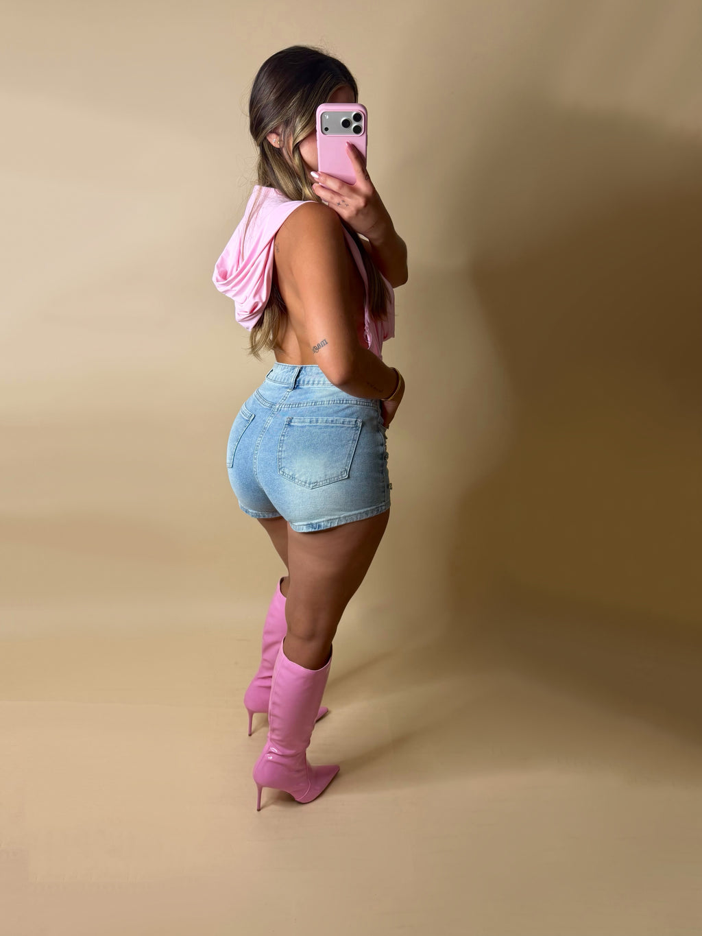 DOLLY SHORT