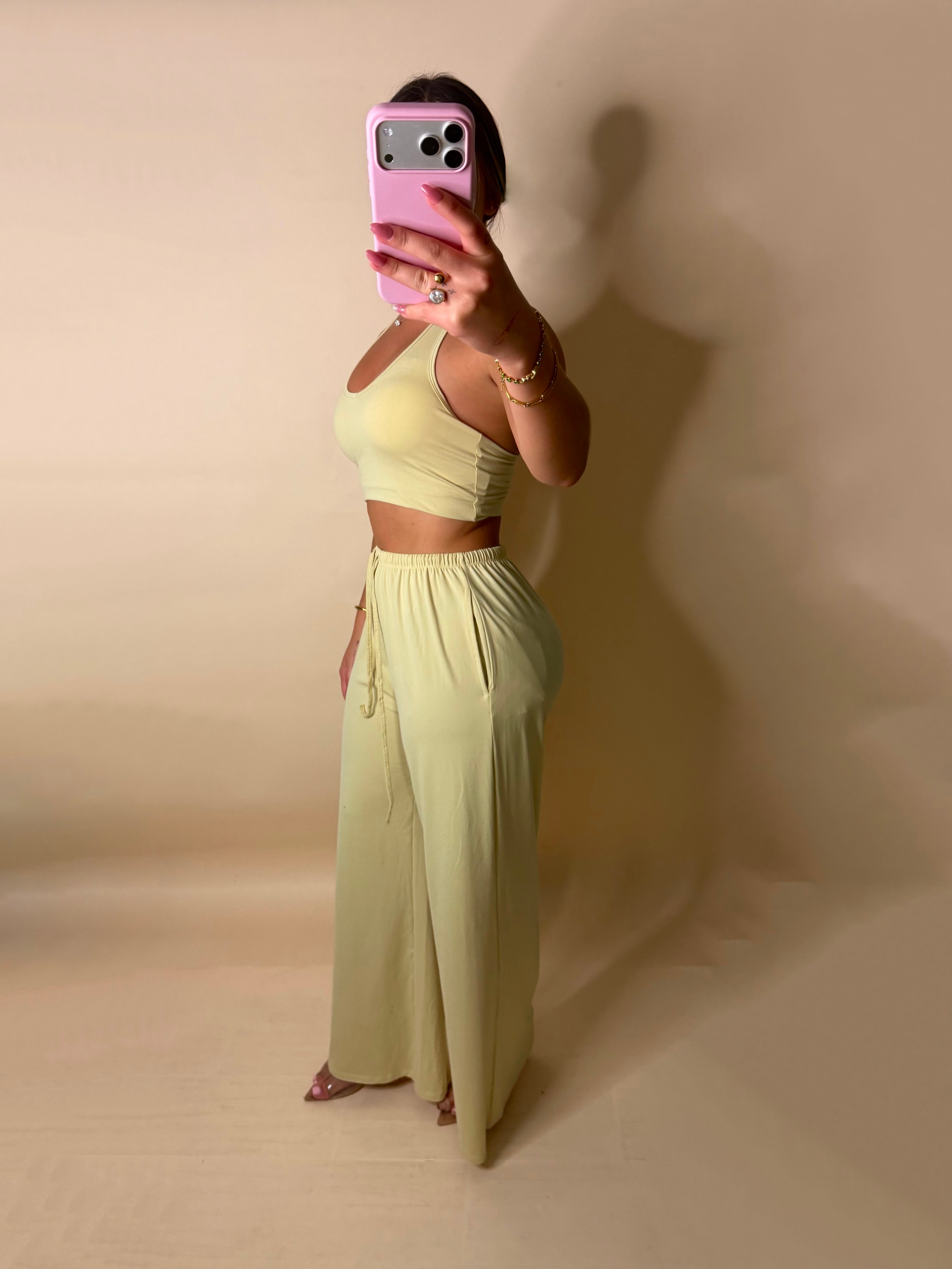 LOUNGE SET (BUTTER YELLOW)