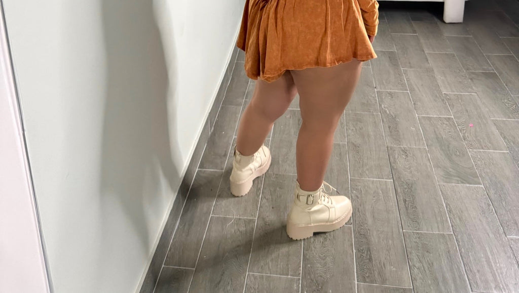 COMBAT BOOTS