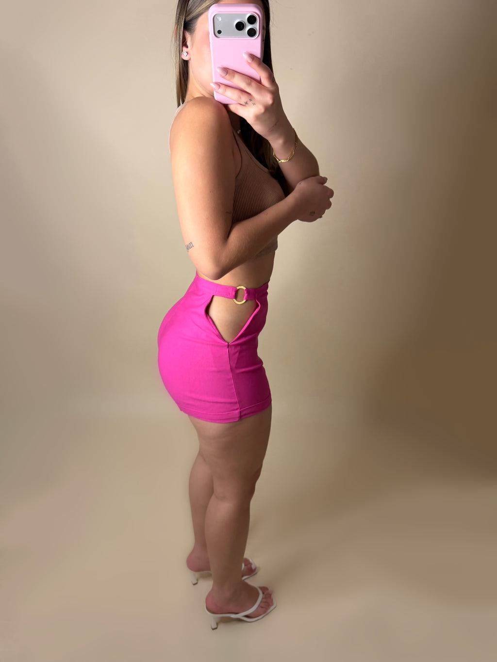BELLA SHORT (HOT PINK)