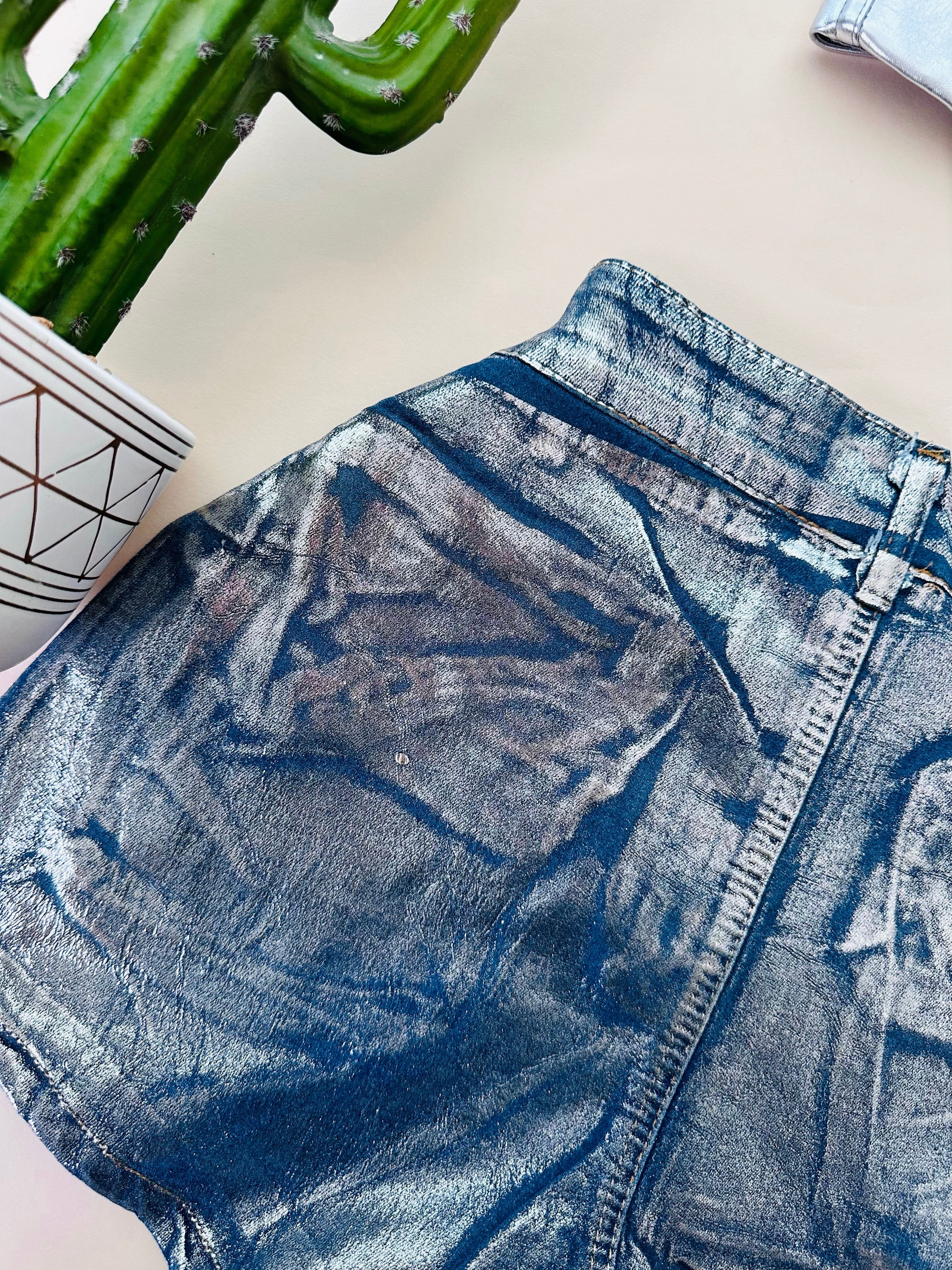 SASSY CARGO SHORT (SILVER)