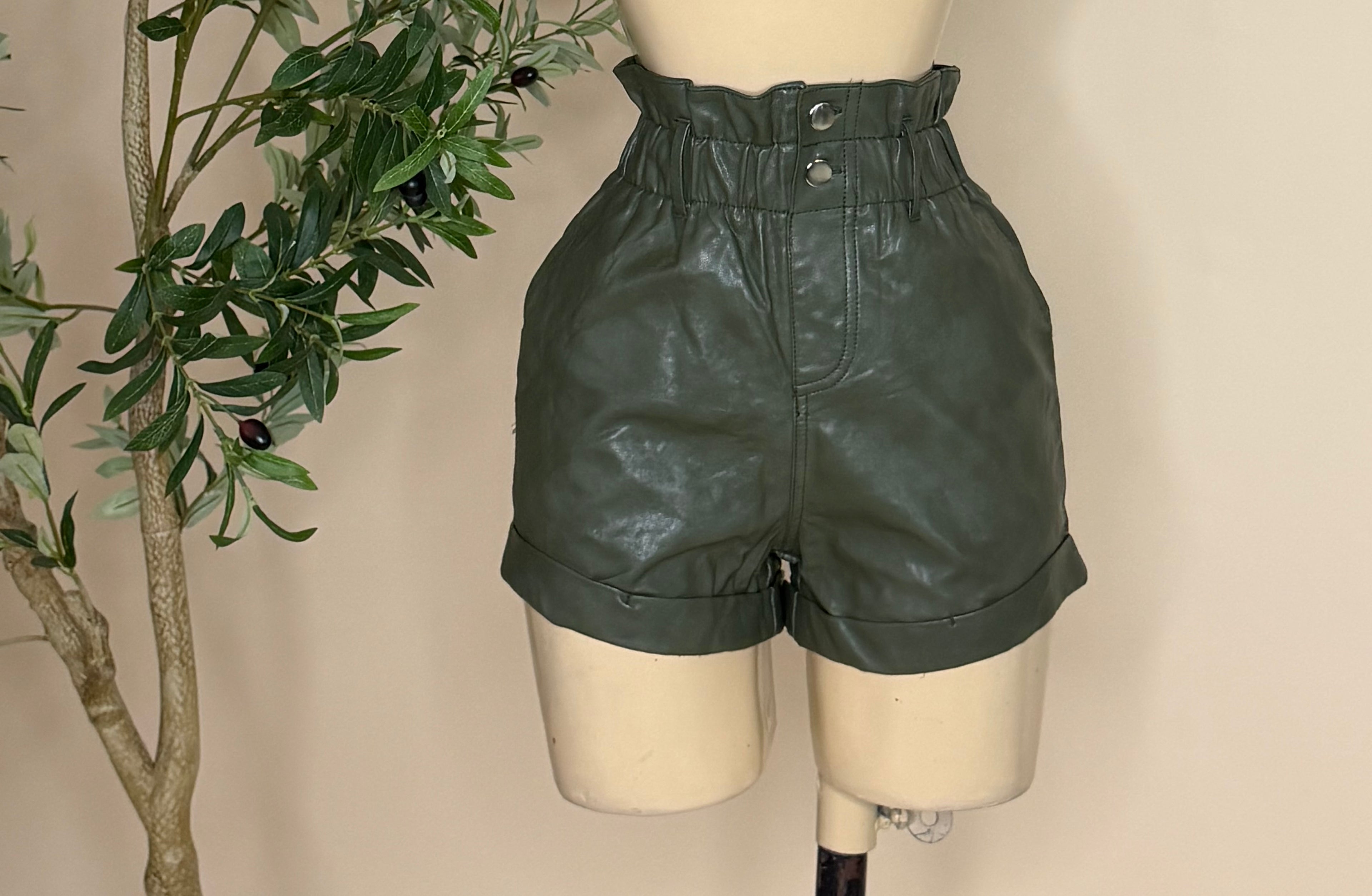 CELINE SHORT